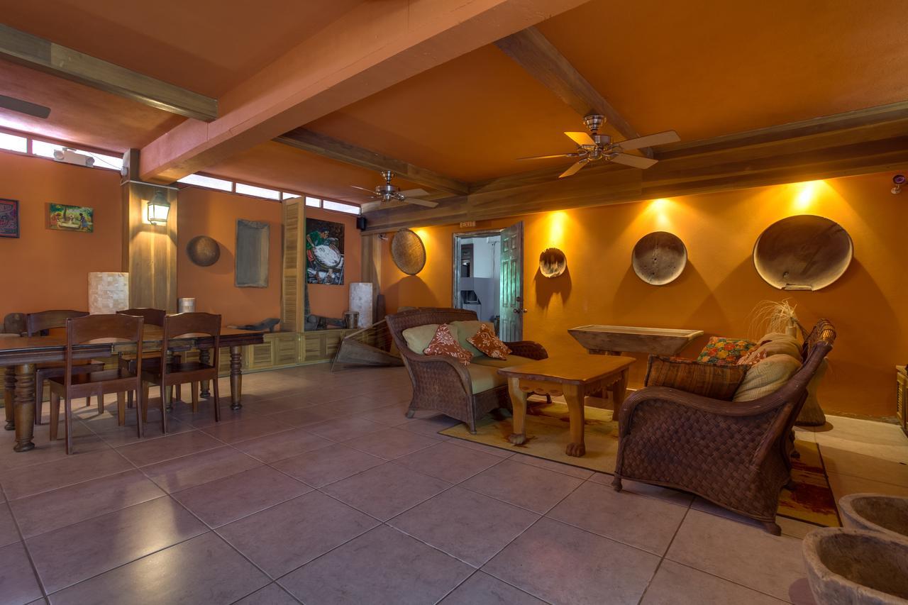 Bayshore Bijou Suites Майя-Бич Экстерьер фото